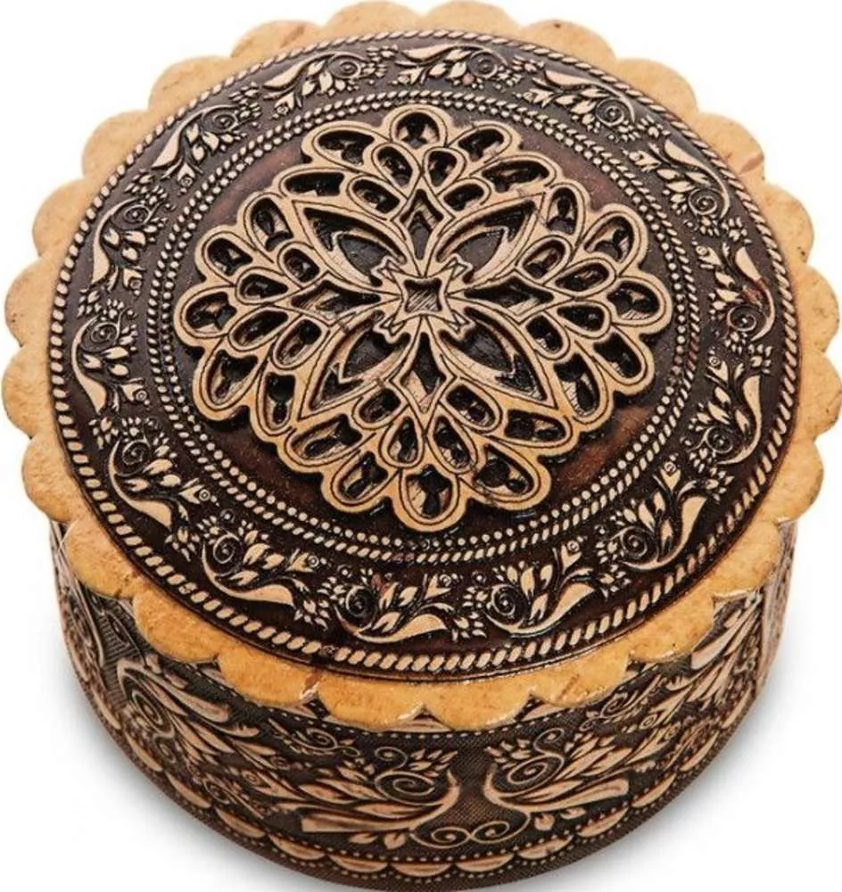 Шкатулка резная