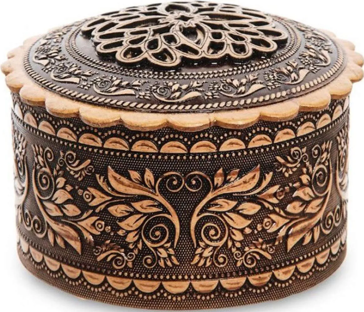 Шкатулка резная