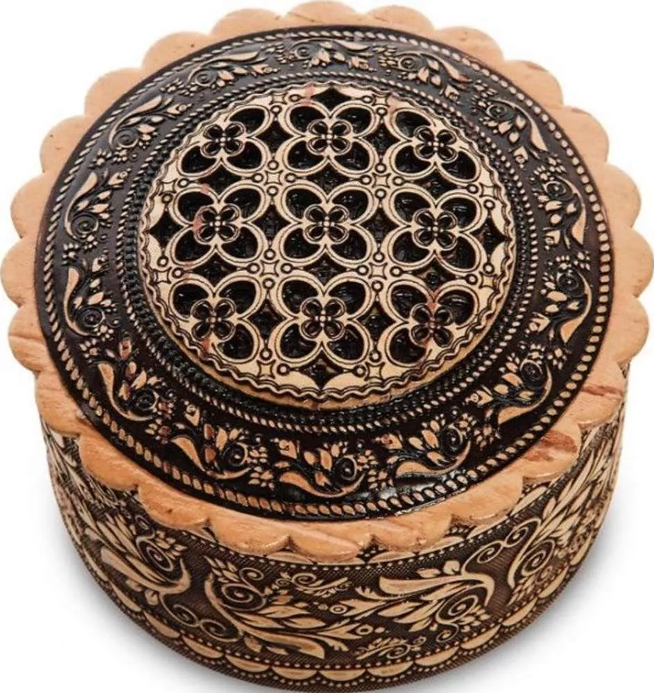 Шкатулка резная