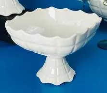 Квадратная конфетница на ножке КОРНЕЛИЯ