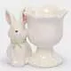Подставка для яйца молочно-золотистая Кролик с цветком White Rabbit