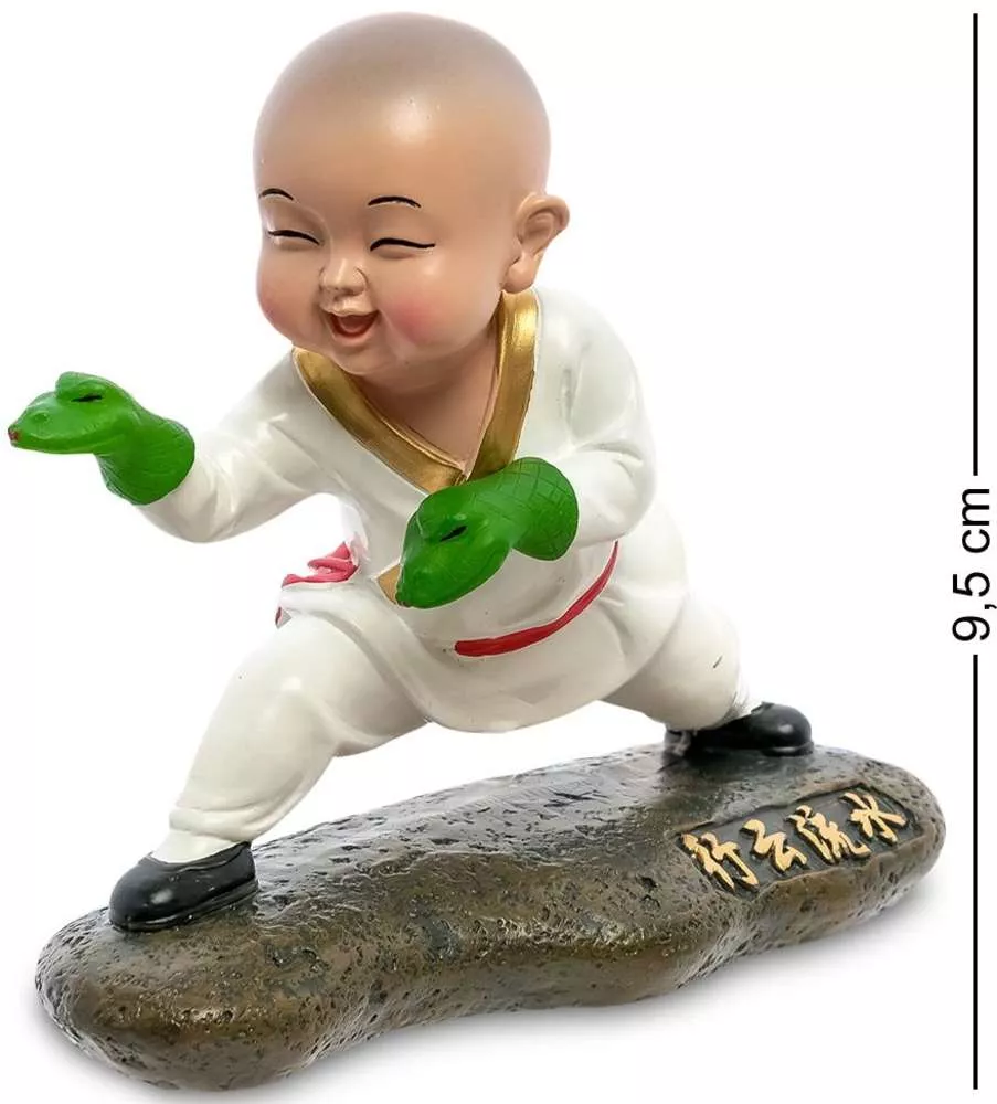Фигурка Каратист
