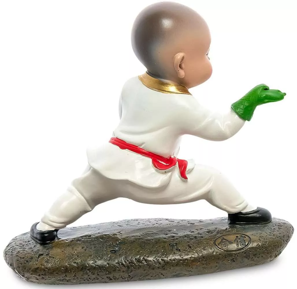 Фигурка Каратист
