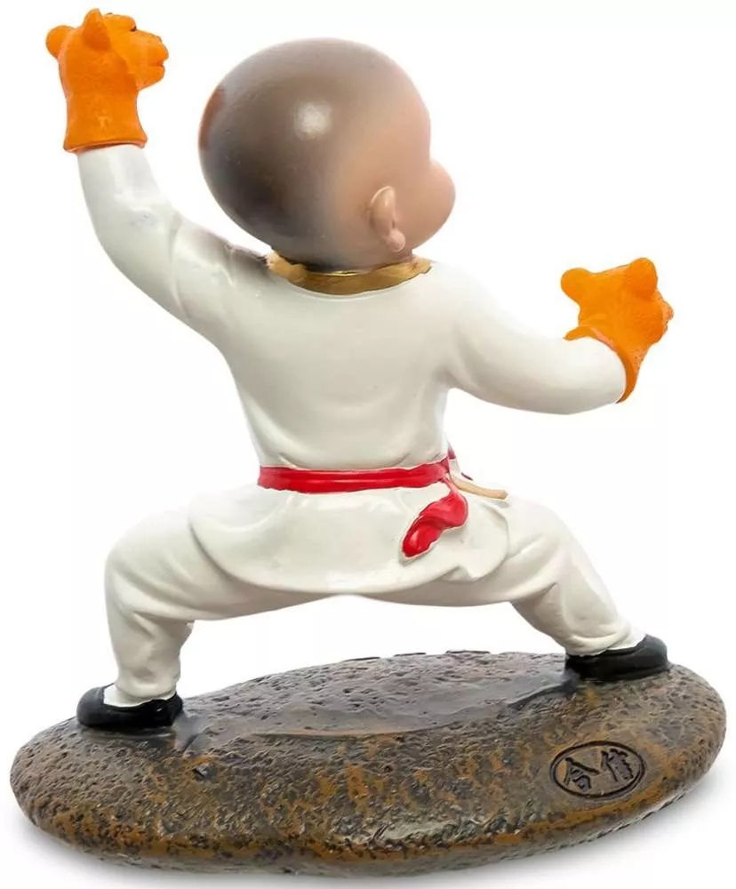 Фигурка Каратист