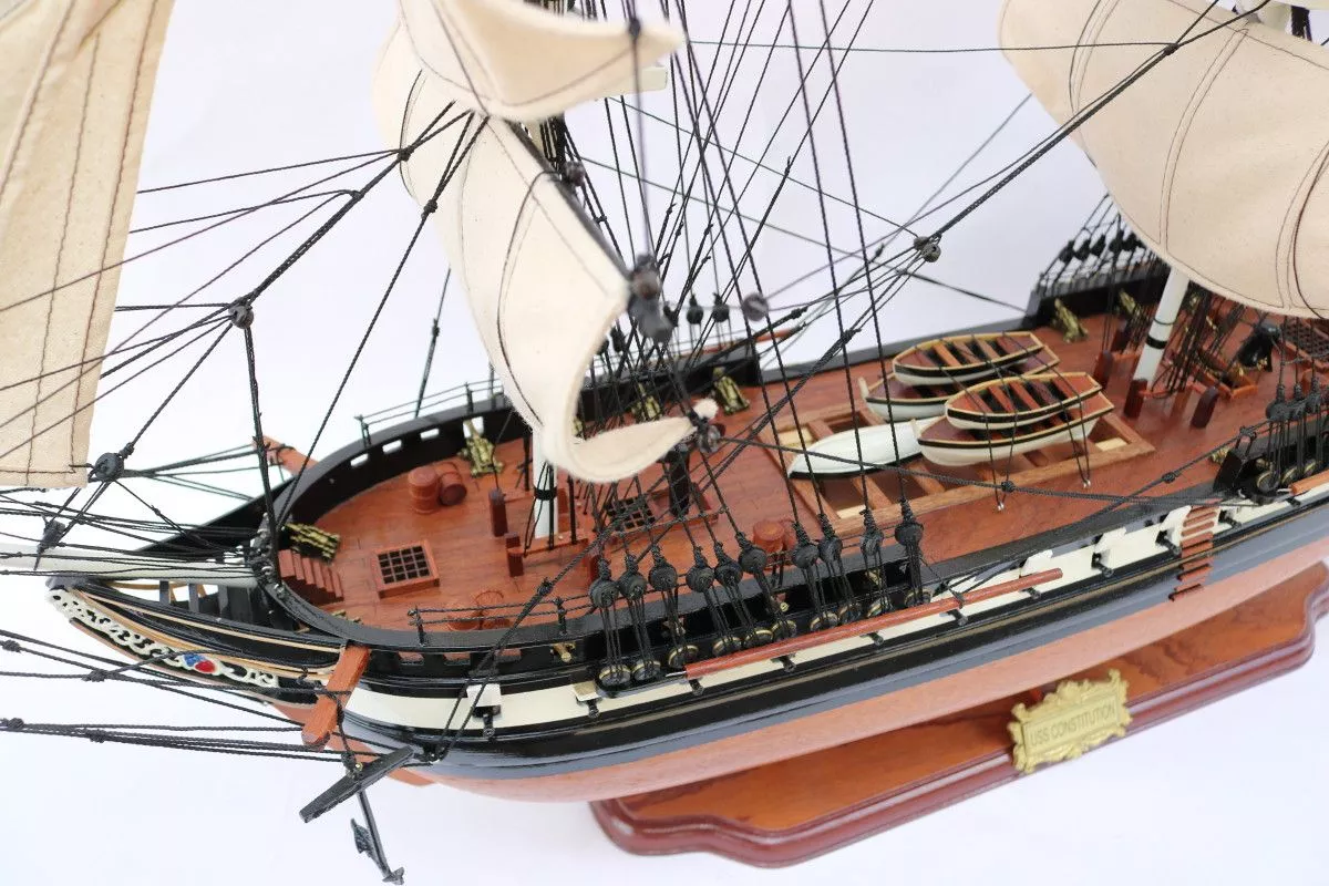 Модель парусника USS Constitution, США