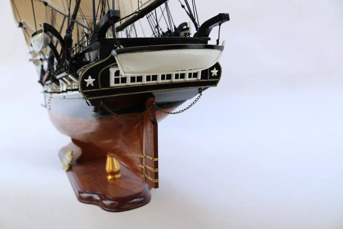 Модель парусника USS Constitution, США