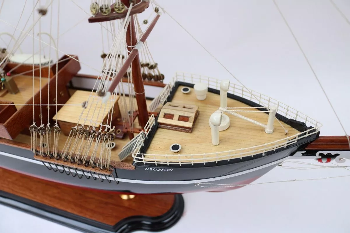 Модель парусника RRS DISCOVERY Британия