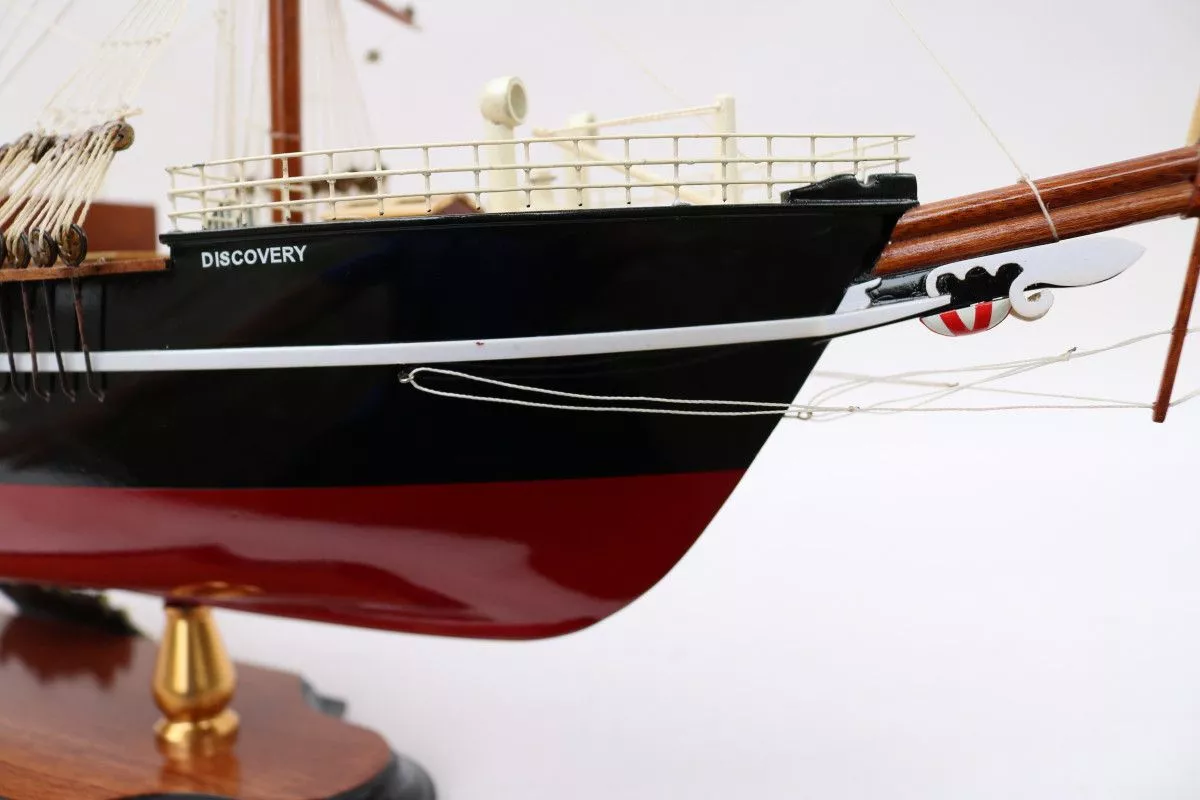 Модель парусника RRS DISCOVERY Британия