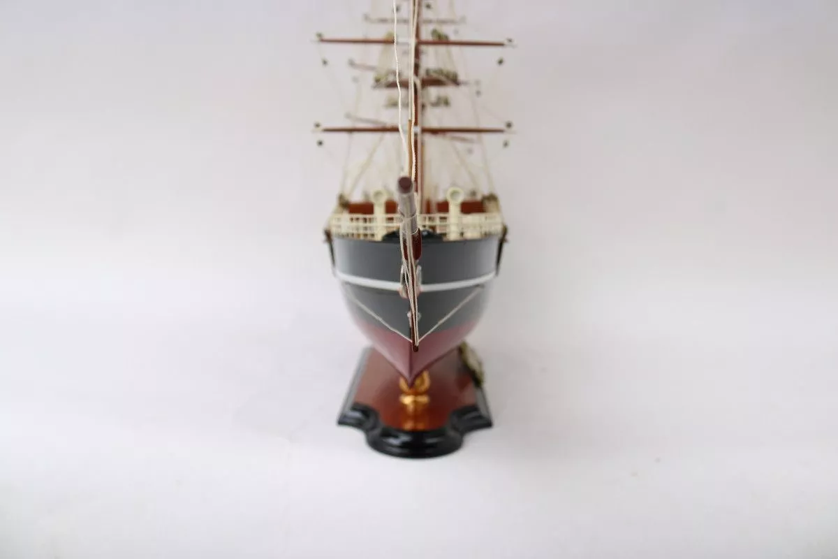Модель парусника RRS DISCOVERY Британия