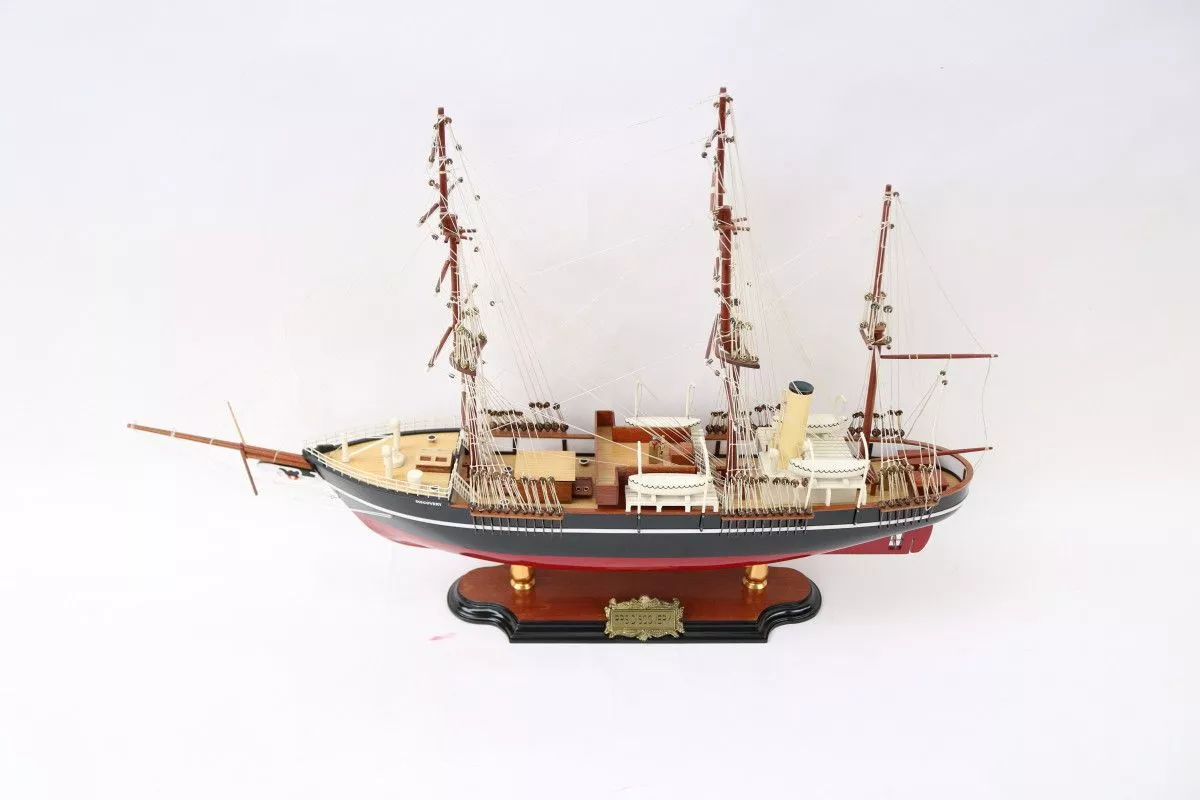 Модель парусника RRS DISCOVERY Британия