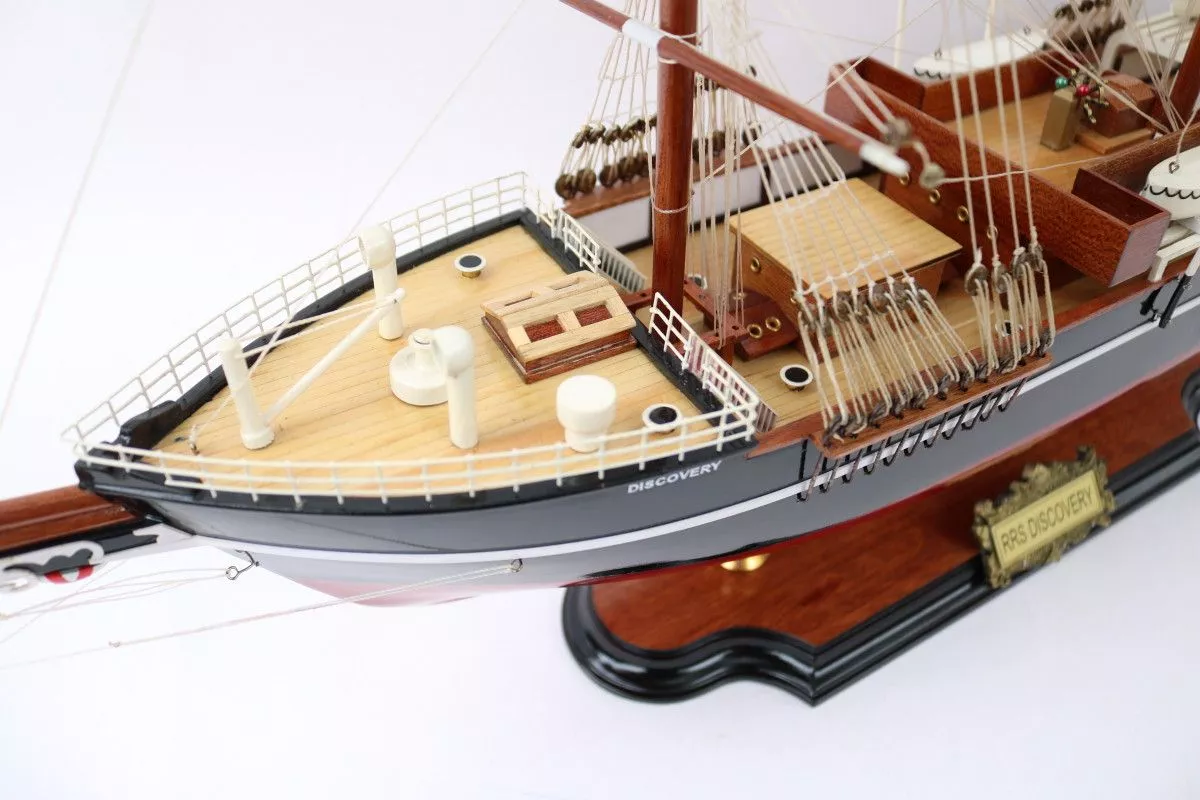 Модель парусника RRS DISCOVERY Британия