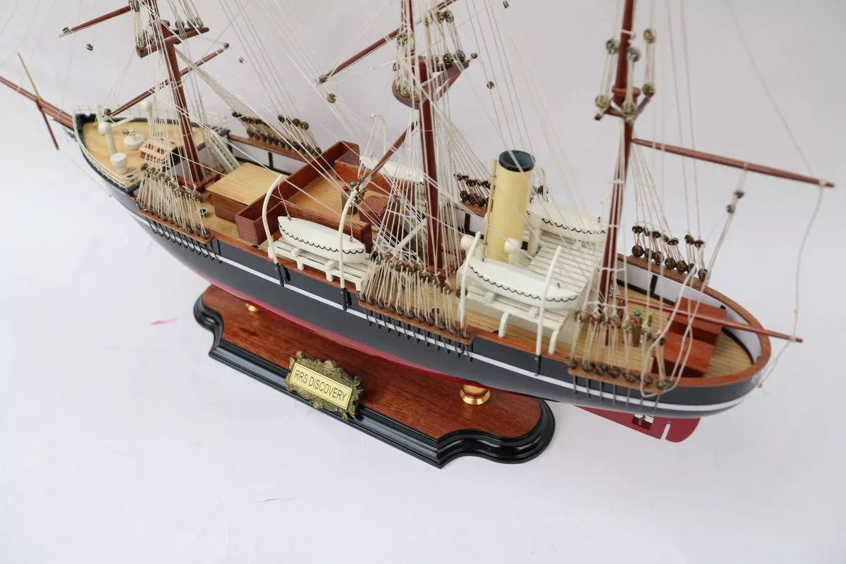Модель парусника RRS DISCOVERY Британия
