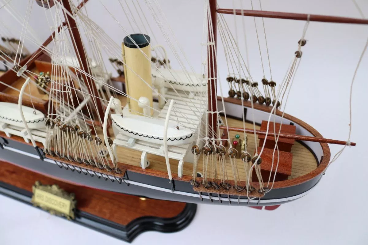 Модель парусника RRS DISCOVERY Британия