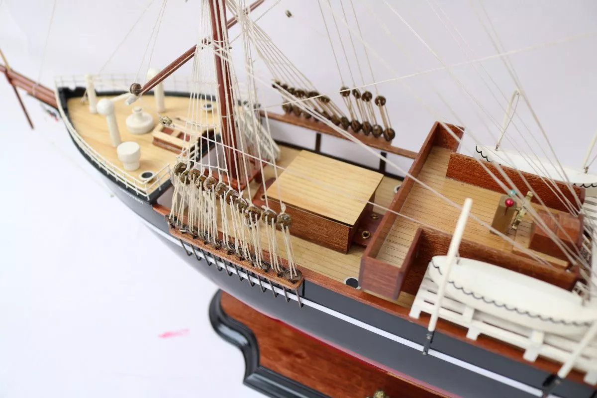 Модель парусника RRS DISCOVERY Британия