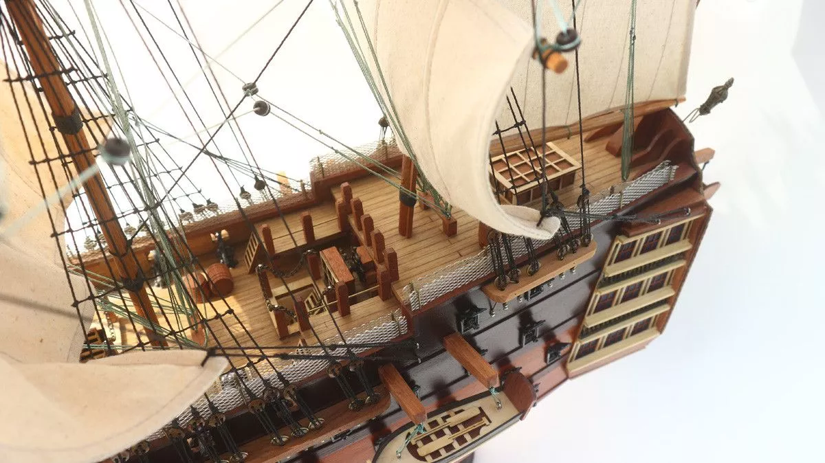 Модель парусника HMS Victory, Англия