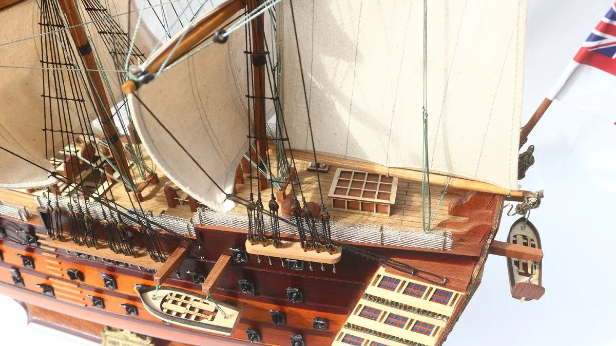 Модель парусника HMS Victory, Англия