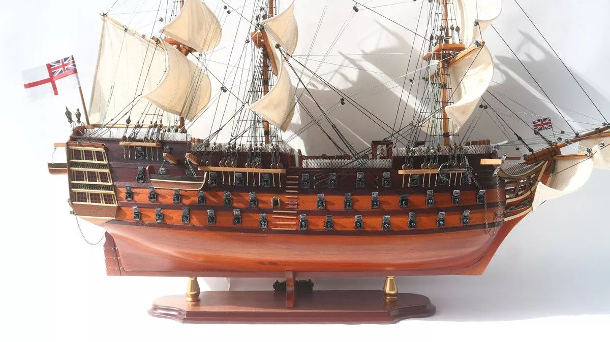 Модель парусника HMS Victory, Англия