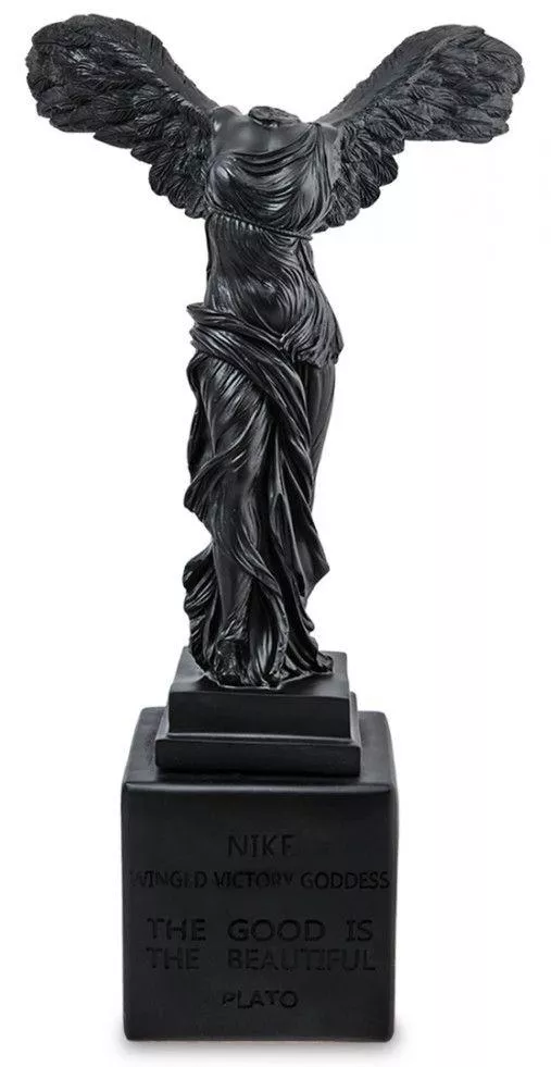 Фигура Ника Самофракийская