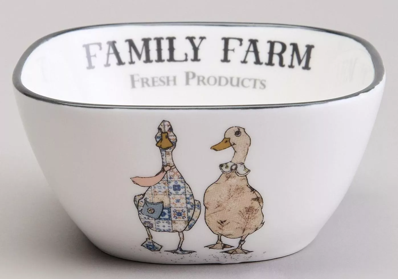 Набор салатников на деревянной подставке Family farm