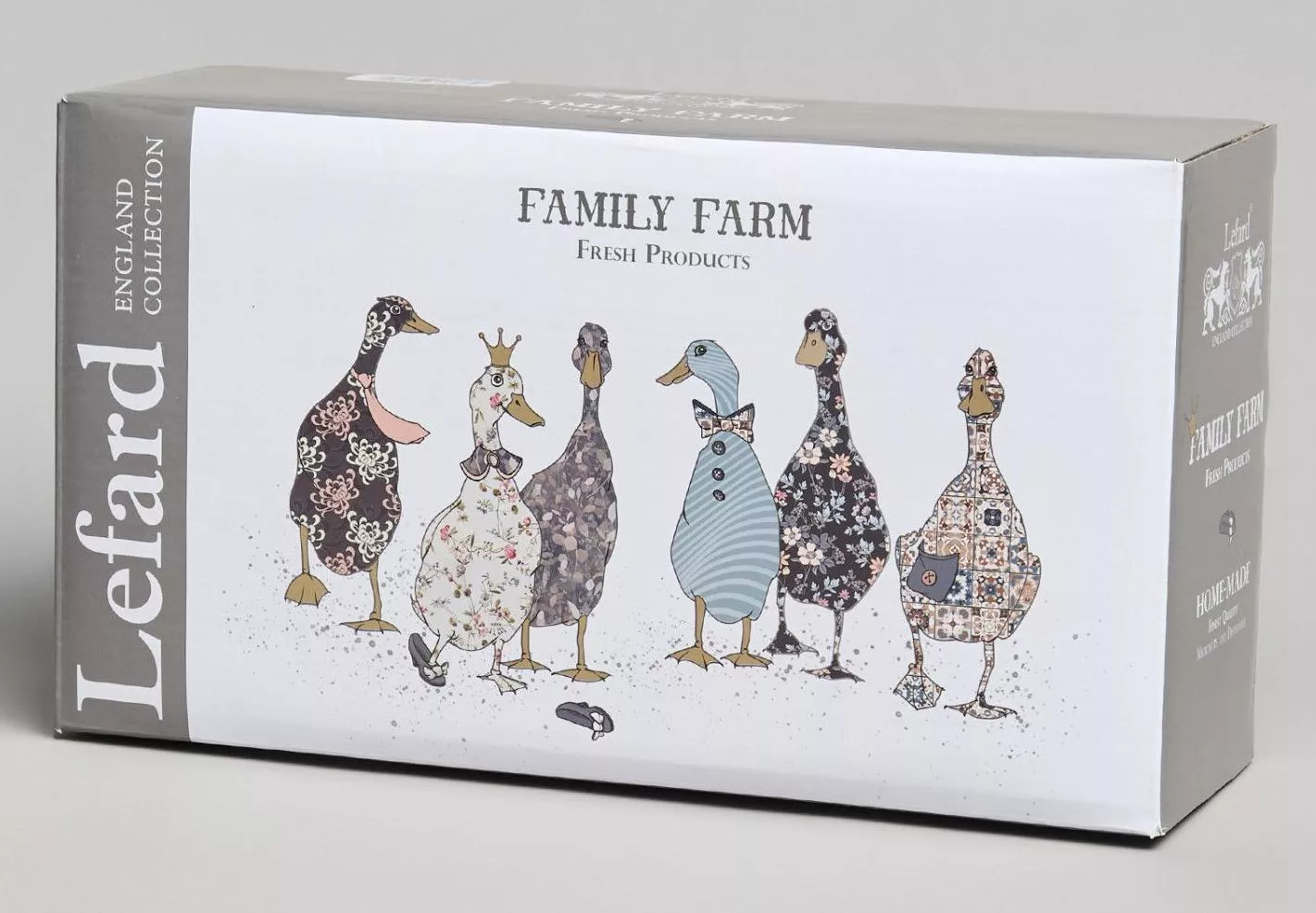 Набор форм на металлической подставке Family Farm