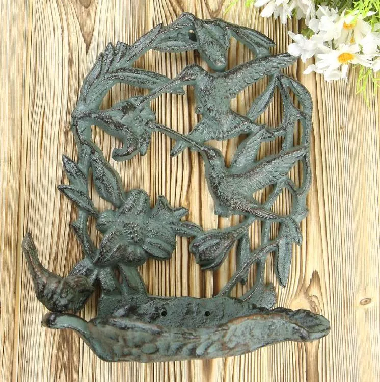 Кормушка для птиц настенная