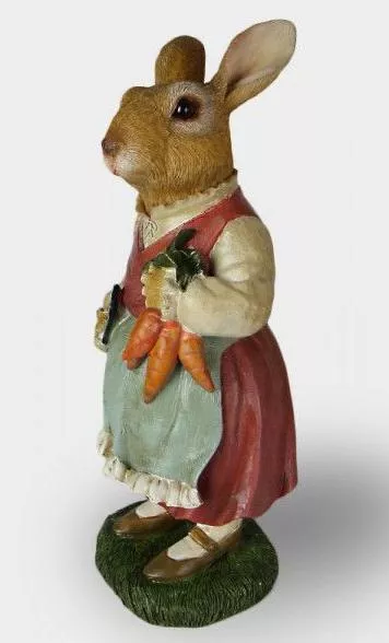 Фигурка садовая Крольчиха с совком