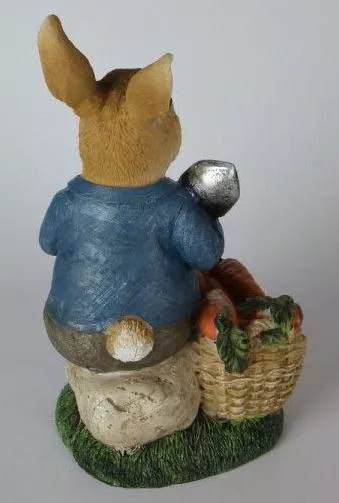 Фигурка садовая Кролик с морковью