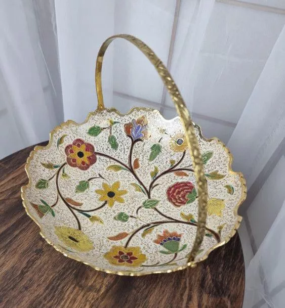 Конфетница с ручкой белая эмаль Индийский сад