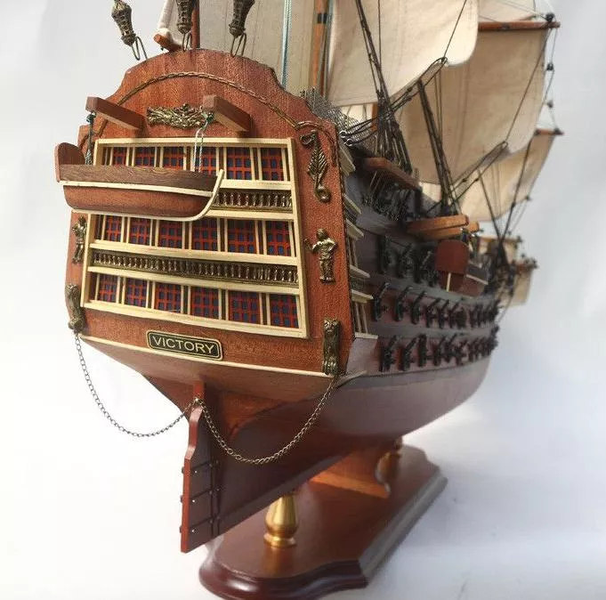 Модель парусника HMS Victory, Англия