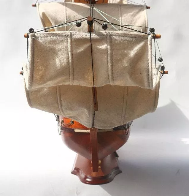 Модель парусника HMS Victory, Англия