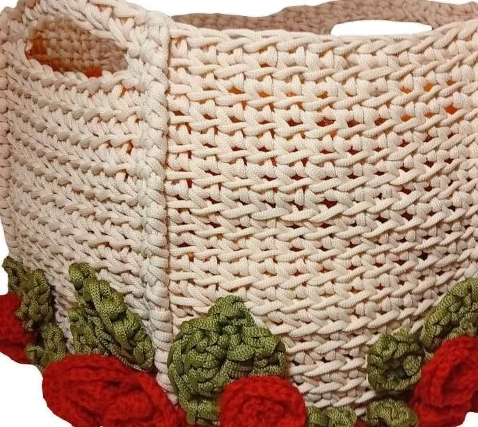 Вязаная корзина РОЗА 