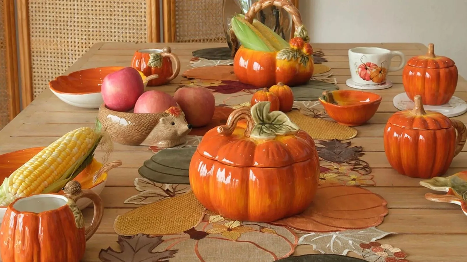 Кружка оранжево-зеленая Тыква с листом Bright pumpkin