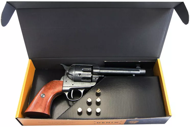 Револьвер с 6 патронами (калибр 45, США , Кольт, 1873 год)