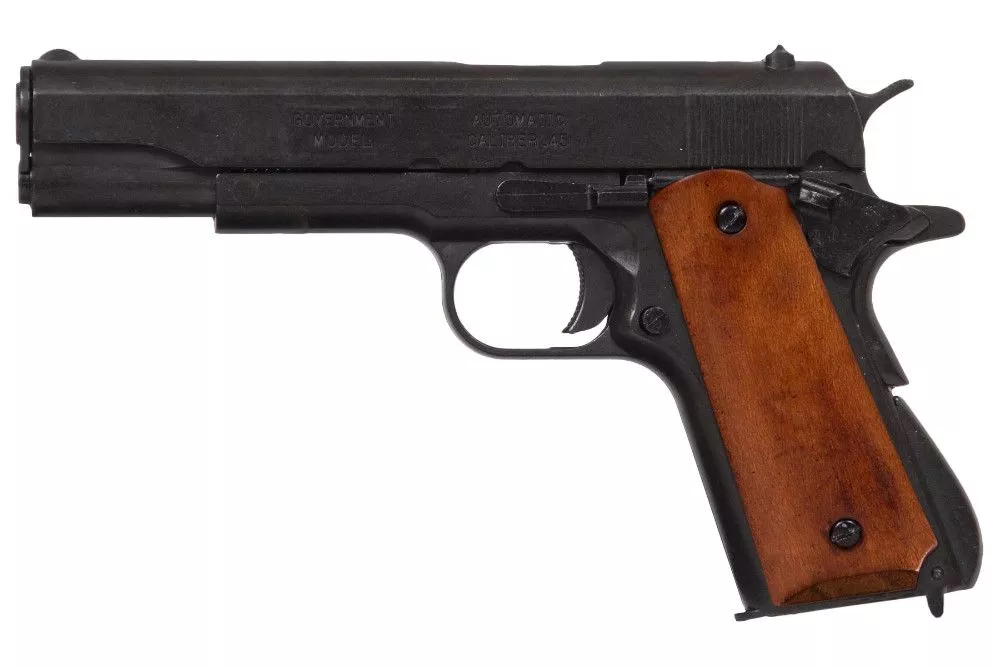 Пистолет автомат Кольт-45, 1911 г. с деревянными накладками